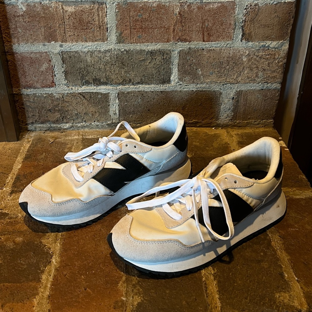 New Balance 237